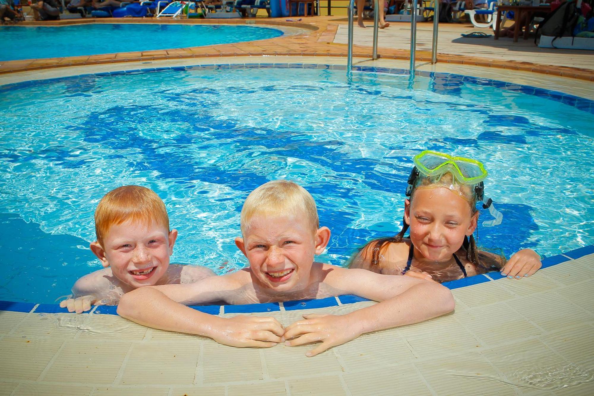 Sea View Resorts & Spa Карфас Екстериор снимка